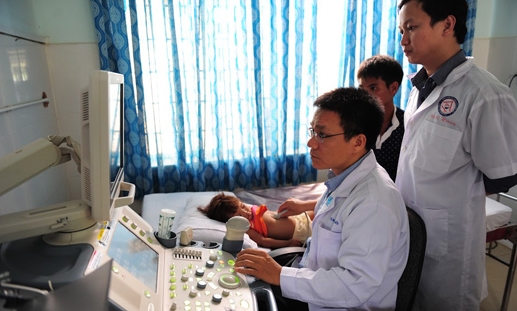 phau thuat va can thiep tim mien phi cho tre em ngheo