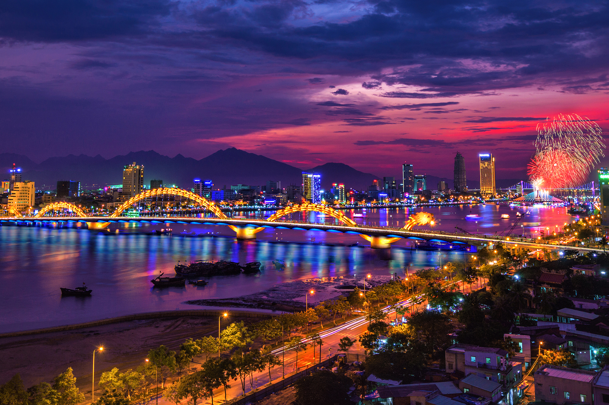 da nang xac dinh du lich la kinh te mui nhon
