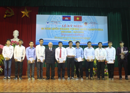 hoi huu nghi viet nam campuchia ky niem 63 nam quoc khanh vuong quoc campuchia