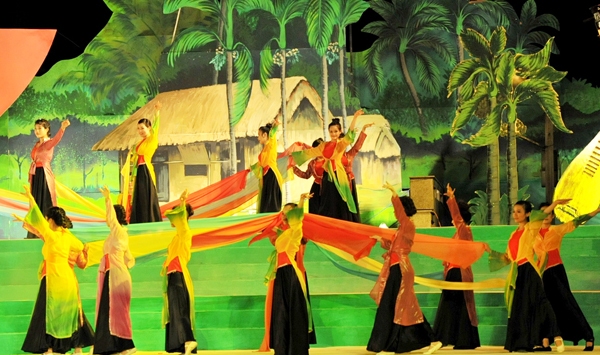 hanh trinh 247 nhieu su kien van hoa du lich hap dan khap 3 mien bac trung nam