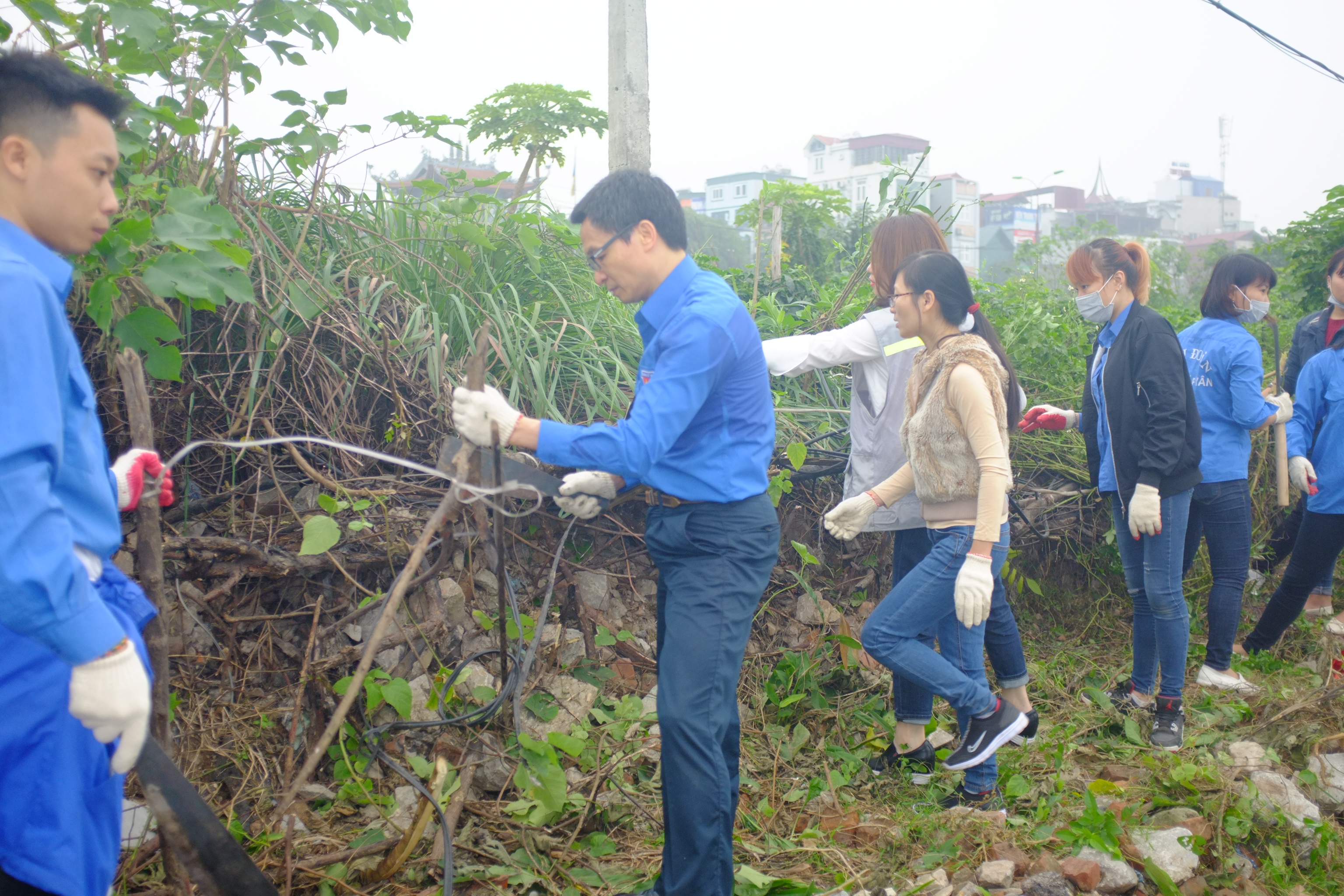 pho thu tuong vu duc dam cung thanh nien tich cuc huong ung hoat dong tu te voi moi truong