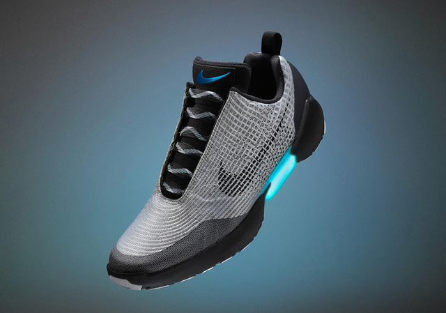 nike chinh thuc cong bo gia ban le va pho i ma u cua nike hyperadapt doi giay tu that day dau tien tren the gioi