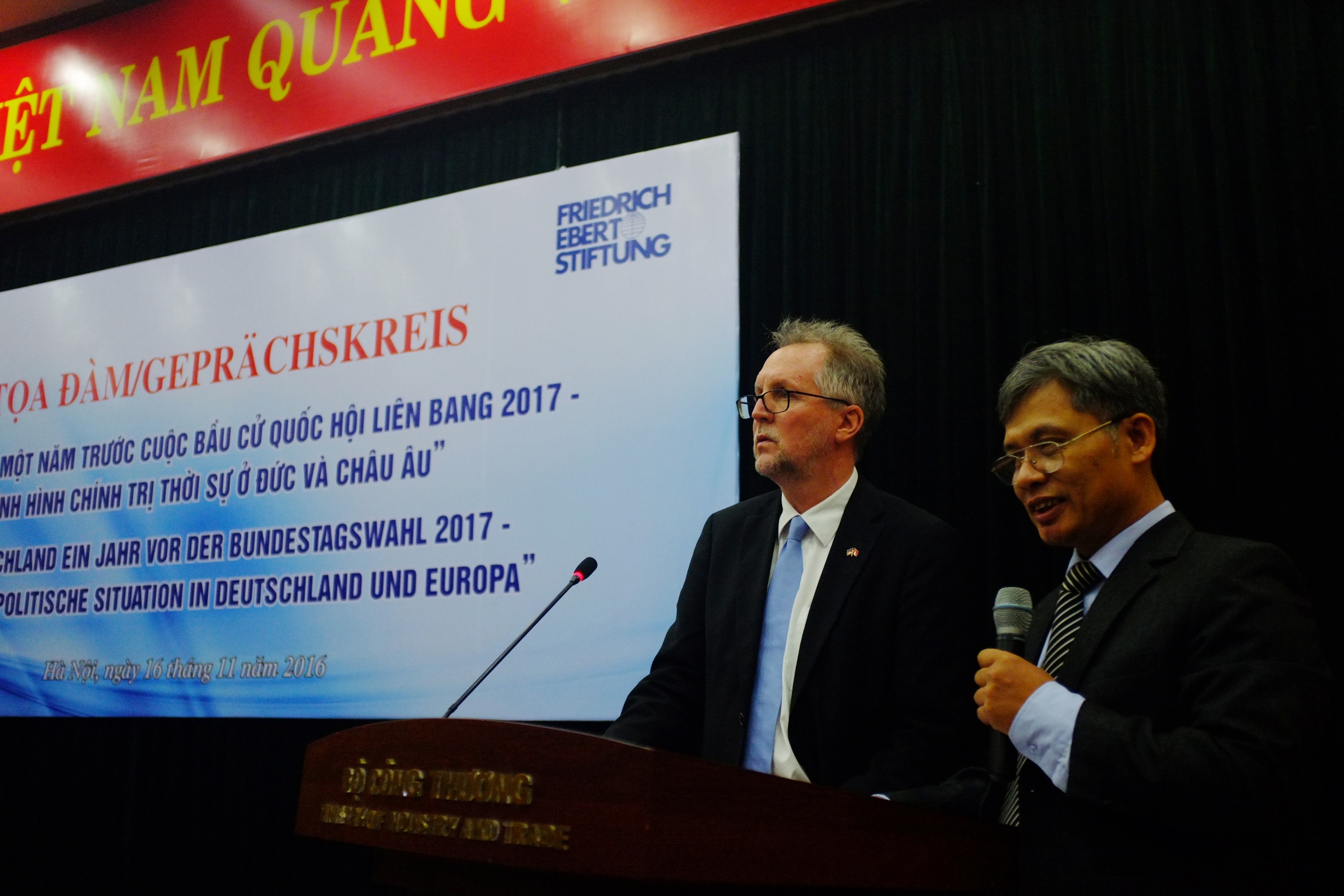 toan canh ve tinh hinh chinh tri duc qua toa dam cua hoi huu nghi viet duc