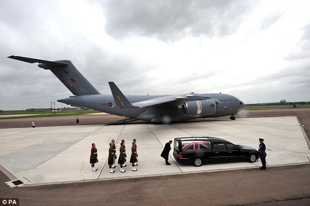 du an tau san bay 6 ty bang cua anh co the khong hoat dong do thieu tien de thay moi day cap dien