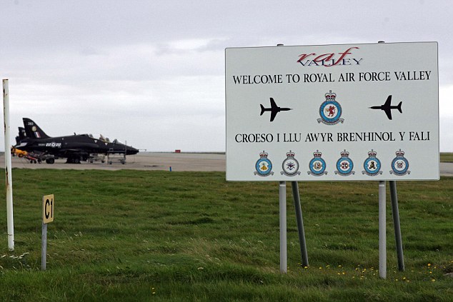 du an tau san bay 6 ty bang cua anh co the khong hoat dong do thieu tien de thay moi day cap dien