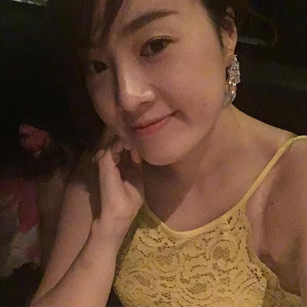 chan dung vo xinh dep kem 11 tuoi cua dien vien thai hoa