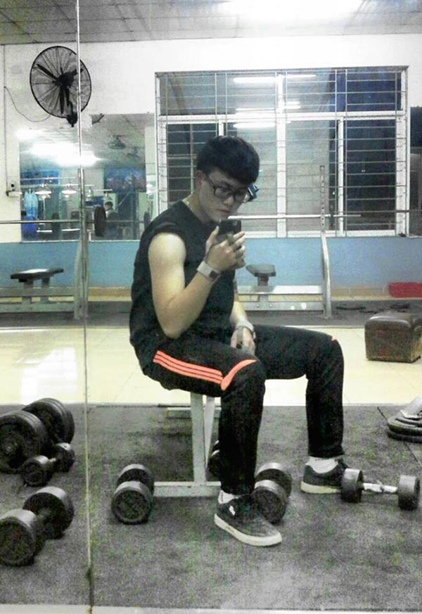 he lo anh luc chua chuyen gioi cua giong ca nam gay sot voi ca khuc ong ba anh