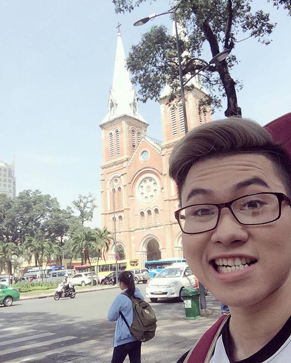 he lo anh luc chua chuyen gioi cua giong ca nam gay sot voi ca khuc ong ba anh