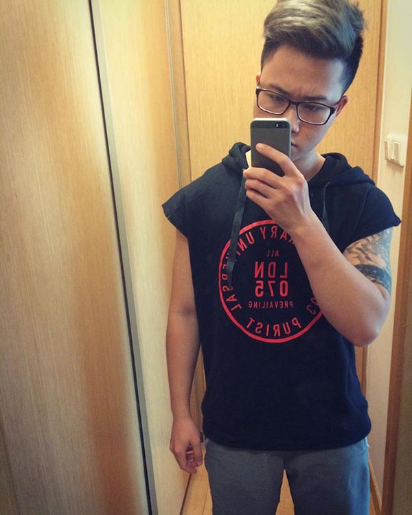 he lo anh luc chua chuyen gioi cua giong ca nam gay sot voi ca khuc ong ba anh