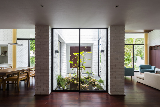 hoans hanging garden khu vuon doc dao toa lac tren mai nha do kien truc su viet nhat hop tac thiet ke