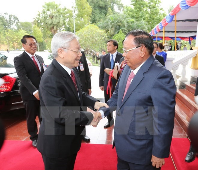 tong bi thu nguyen phu trong hoi dam voi tong bi thu lao volachith