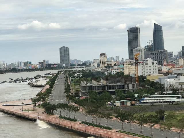 can canh cong trinh cao oc thuong mai do so khong phep ngay giua trung tam thanh pho da nang