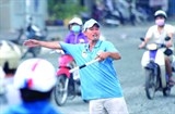 hiep si giao thong 11 nam giai cuu ket xe