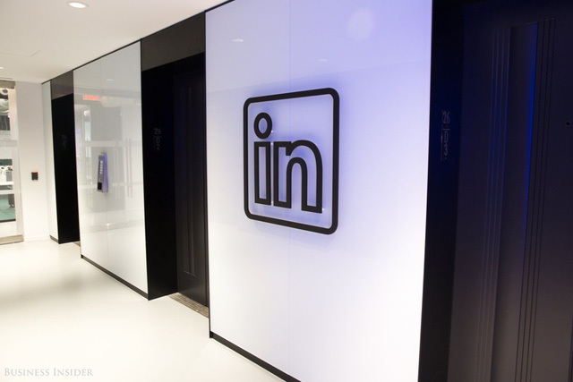 uoc mo cua nhan vien van phong day co phai khong tru so linkedin tri gia 23 ty usd co ca rap chieu phim cho nhan vien