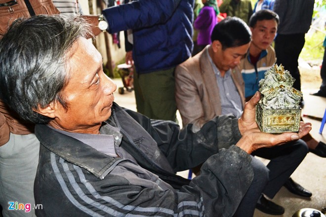 nghe an nguoi dan dao duoc vat la nghi la an tin cua vua chua