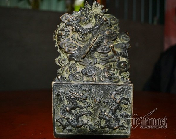 nghe an nguoi dan dao duoc vat la nghi la an tin cua vua chua