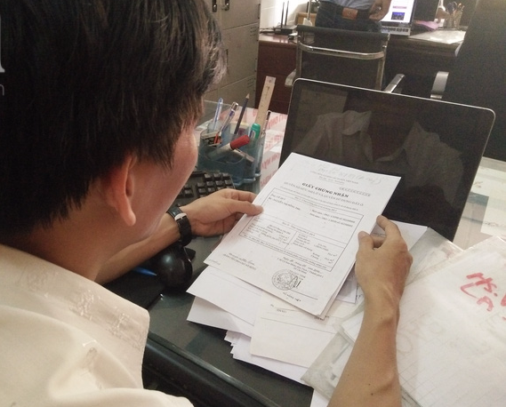 nuoc mat nguoi me bi cuop quyen nuoi con vi mau thuan voi bo me chong em chi muon con trai goi mot tieng me