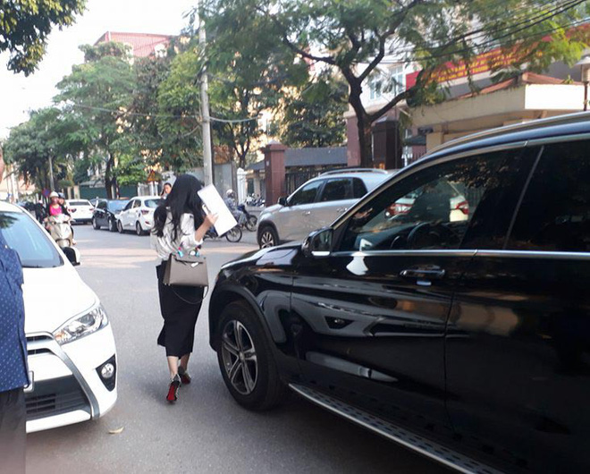 vu lo hang my pham 11 ty dong bi thu giu vi khong ro nguon goc chuyen ho so sang co quan dieu tra