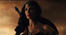 wonder woman se sat canh cung the flash trong bom tan justice league