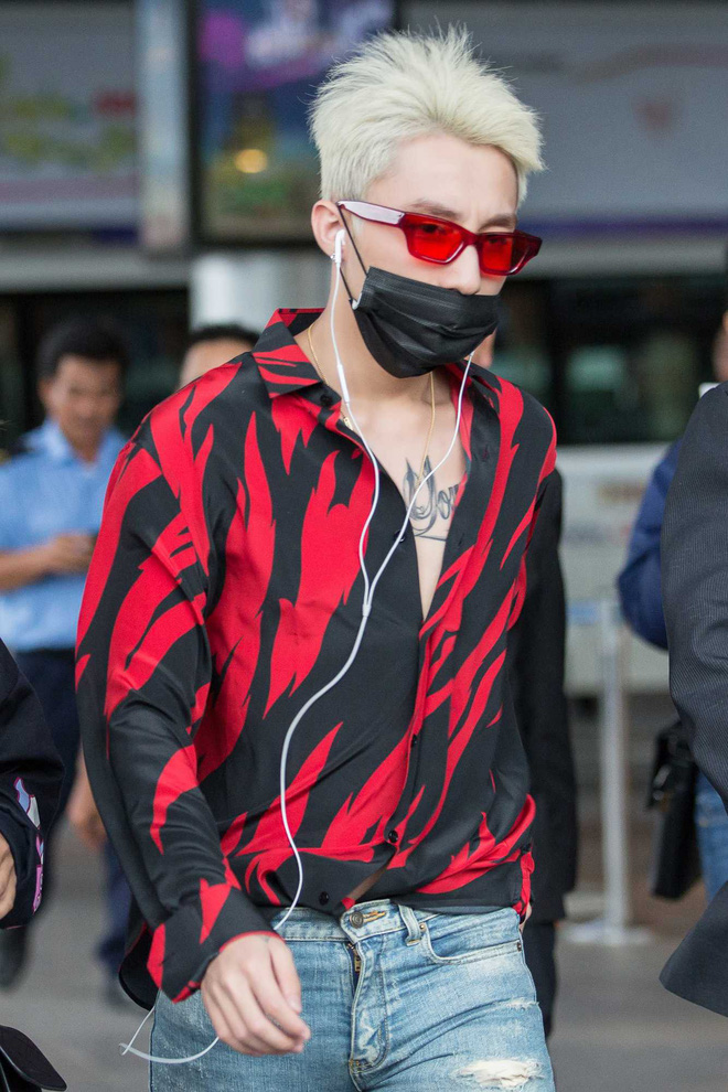 son tung phanh ao khoe hinh xam cuc ngau o hoa hau hoan vu