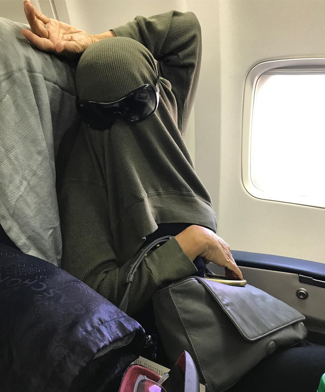 22 kieu nguoi ky cuc ma ai cung co the vo tinh nhin thay tren may bay