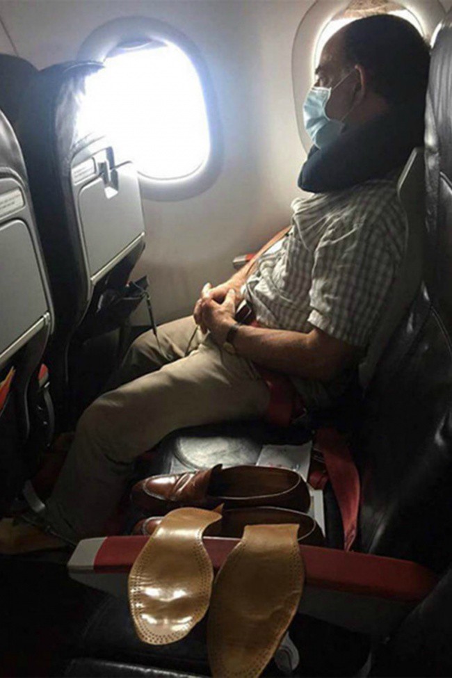 22 kieu nguoi ky cuc ma ai cung co the vo tinh nhin thay tren may bay