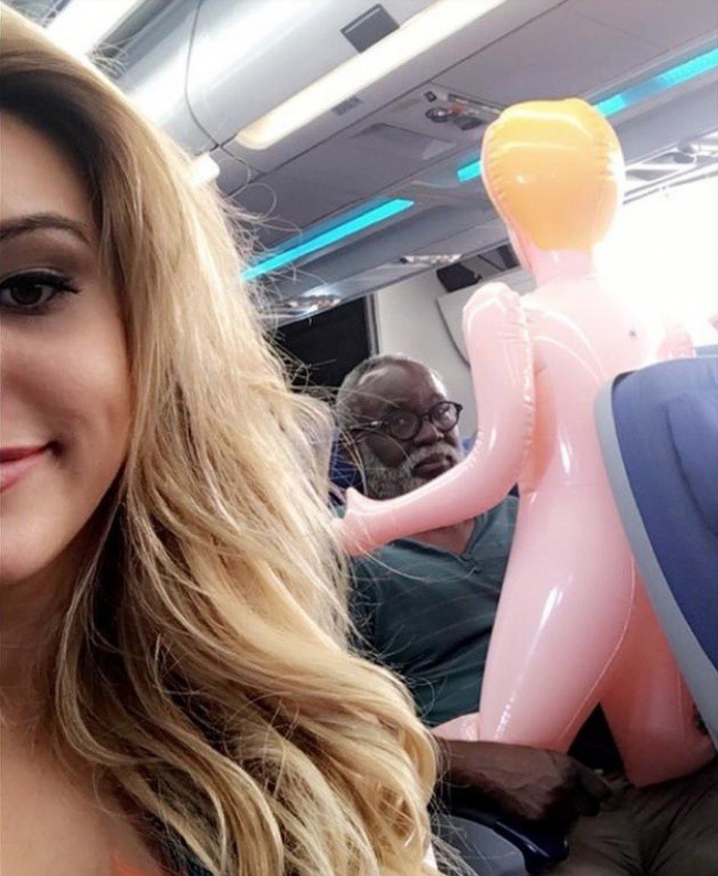 22 kieu nguoi ky cuc ma ai cung co the vo tinh nhin thay tren may bay