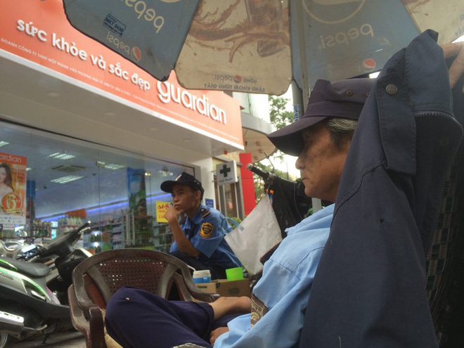 nu sinh sai gon bi ke bien thai tren xe buyt duoi danh rach mi mat cha phai dua di khau