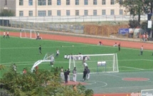 nu sinh 16 tuoi mang thai nhung tan khi tro da ngay gan san van dong truong su that moi duoc phoi bay