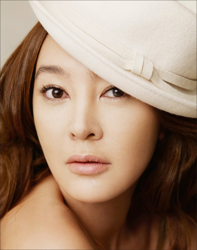 du la a hau van nguoi me hay my nhan tai sac ven toan vuong scandal o han thi van bi cam song nhu ai