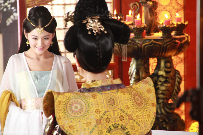 nang phi xao tra co lan da toa huong hoa bi hoang de ep lam chien loi pham cho bao nguoi chiem nguong