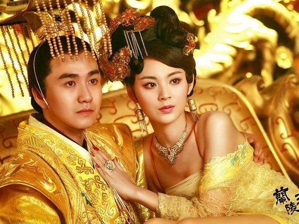 nang phi xao tra co lan da toa huong hoa bi hoang de ep lam chien loi pham cho bao nguoi chiem nguong