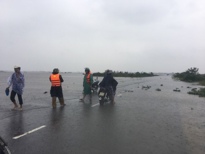 nhin lai con lu lich su o hue nam 1999 va nguy co thien tai lap lai chi con cach mot gang tay