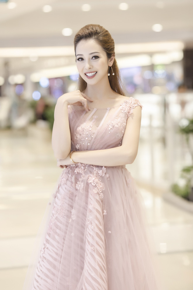 gai ba con jennifer pham lai dot mat nhin voi nhan sac khong ti vet