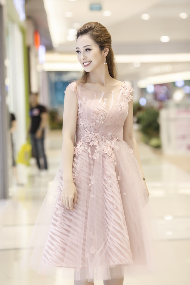 gai ba con jennifer pham lai dot mat nhin voi nhan sac khong ti vet