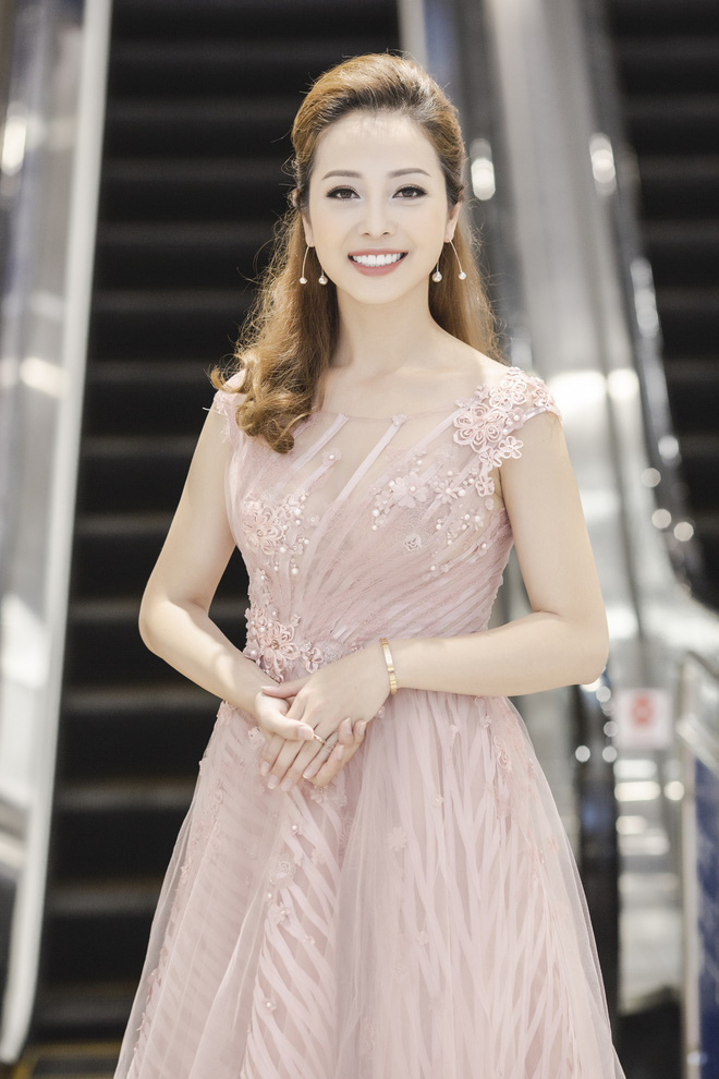 gai ba con jennifer pham lai dot mat nhin voi nhan sac khong ti vet