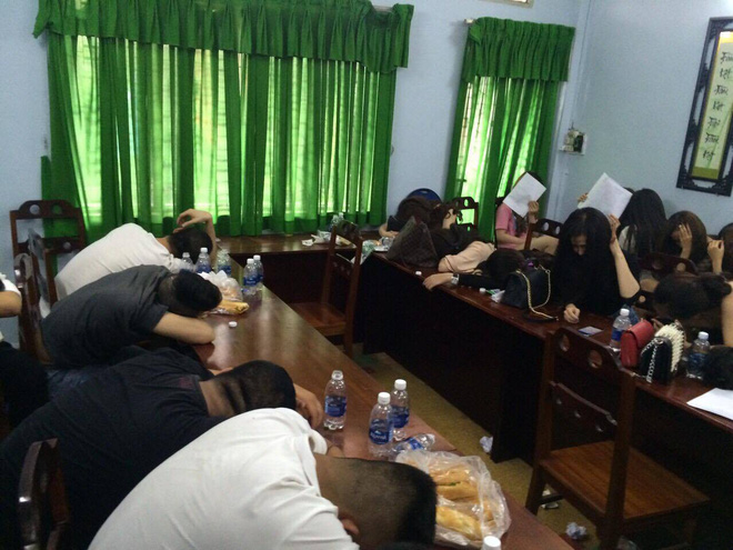 dot kich nha hang o trung tam sai gon tam giu hang chuc nam nu phe ma tuy dang thac loan