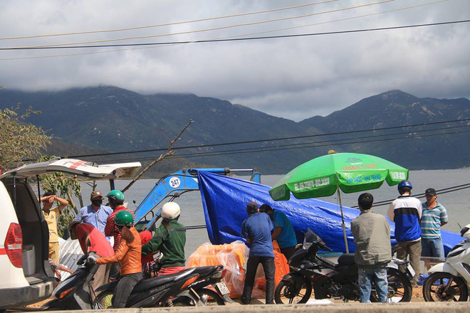 Khánh Hòa: Phát hiện thi thể 3 nam thanh niên bốc mùi trôi trên biển sau bão con Voi khanh hoa phat hien thi the 3 nam thanh nien boc mui troi tren bien sau bao con voi