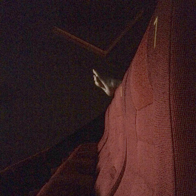 tung tang vao rap xem phim neu gap ngay doi ban chan boc mui nong nac chem che tren ghe sau ban se lam gi