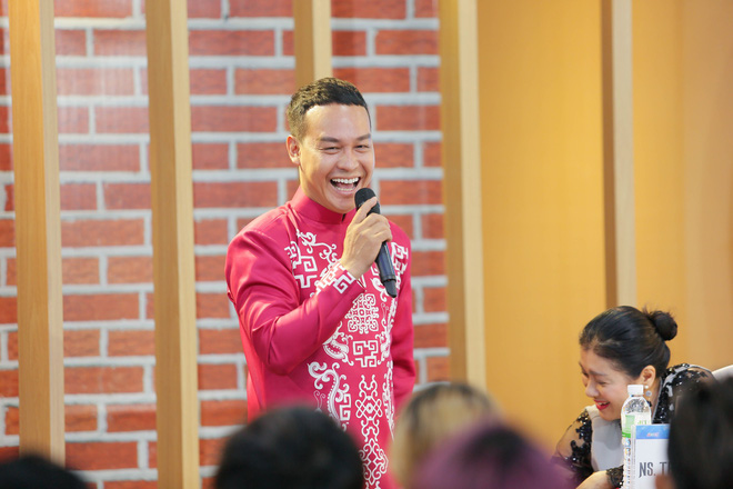 hong van minh nhi duc hai tai xuat ru nhau chieu mo tro cung