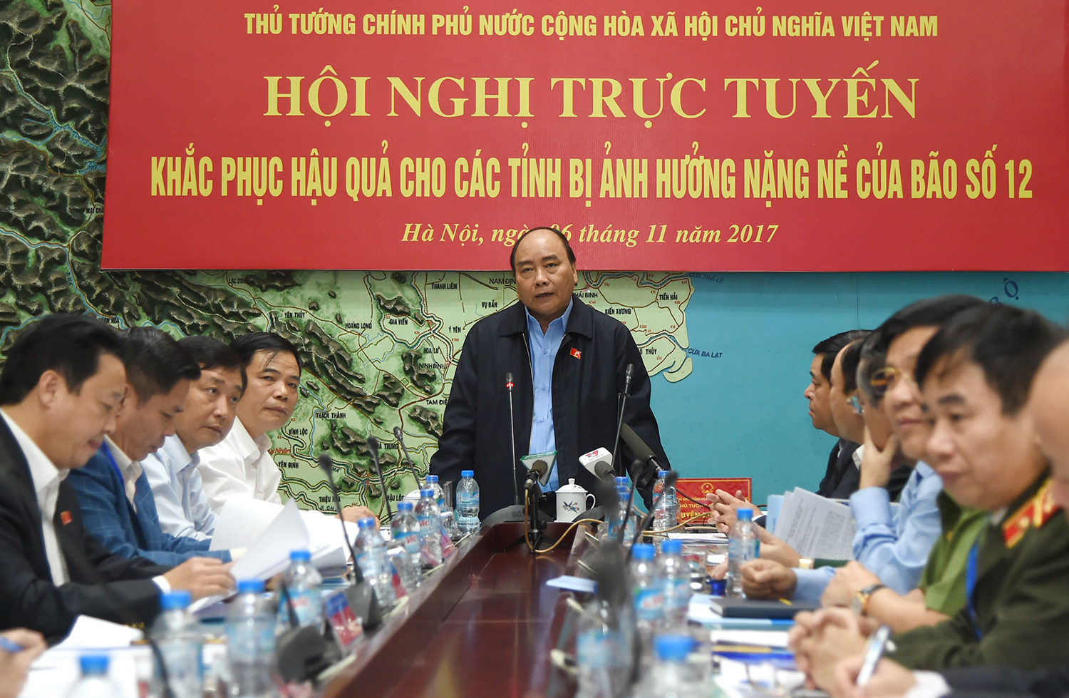 thu tuong chi da o ho tro khan cap cho nguoi dan vung bao lu
