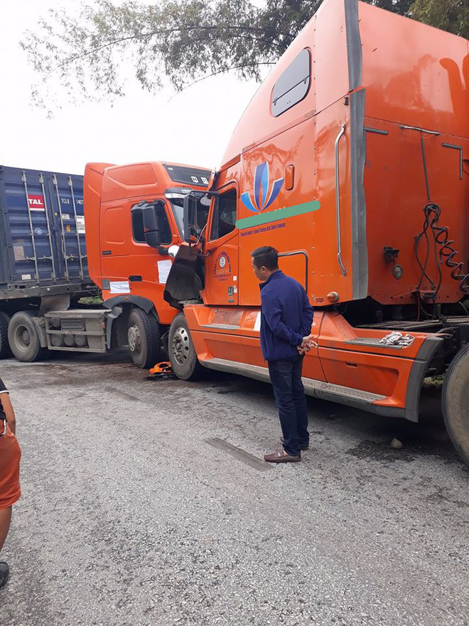 cao bang hai xe container co lon mat lai dam dau vao nhau