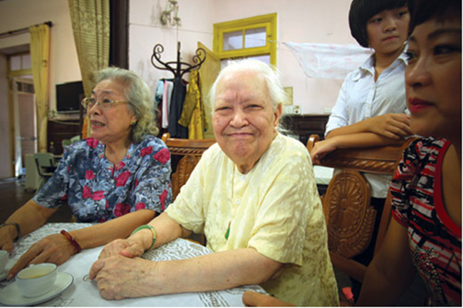 con trai cua nguoi hien 5000 luong vang cho nha nuoc me toi song gian di nhung thu phu phiem hinh thuc chi la vo thuong