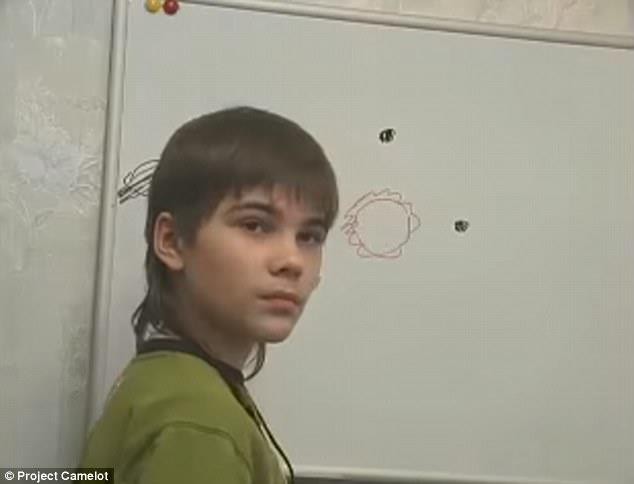 thanh nien 20 tuoi nang nac noi minh da song tren sao hoa truoc khi chao doi o trai dat