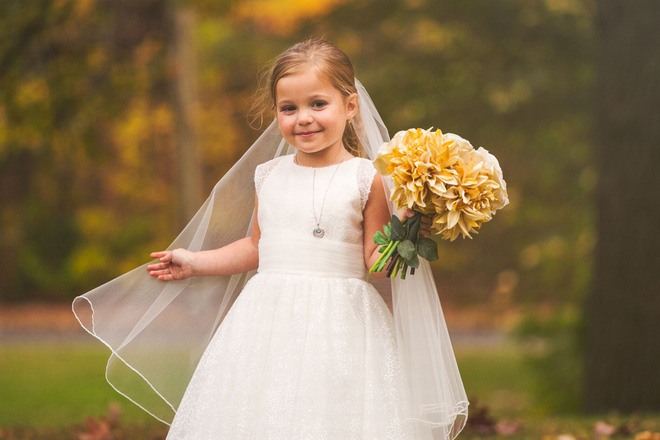 cho con gai 5 tuoi chup anh cuoi ba me bi phan doi du doi nhung khi biet su that ai cung nghen ngao bat khoc