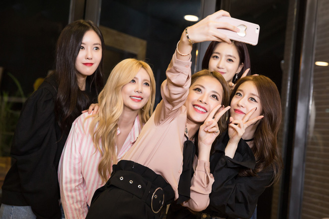 chi pu duoc t ara khen ngoi khi khoe giong hat chay bang tieng han