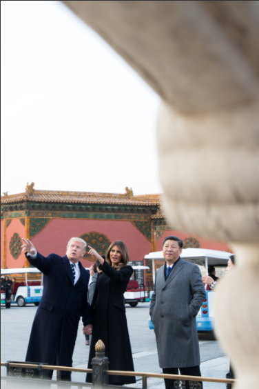 nhung gio dau tien cua ong trump o tq an toi va xem kinh kich o tu cam thanh cho ong tap xem video chau ngoai hat tieng trung