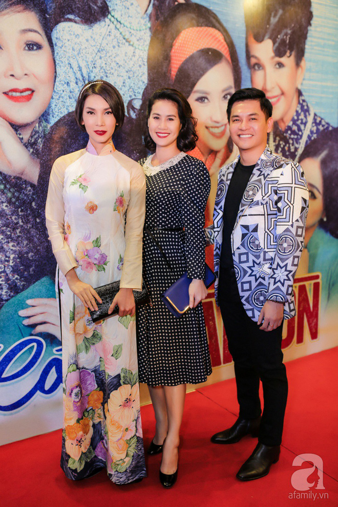 tang thanh ha xinh dep dien ao dai cung hoi ban than den ung ho van ngo