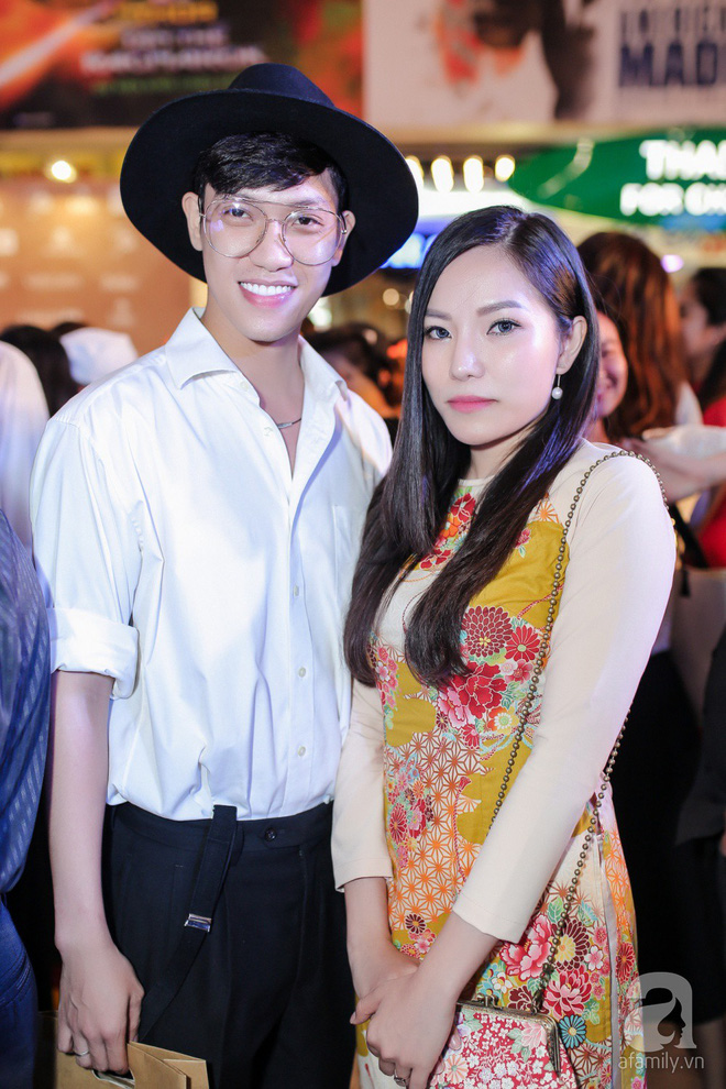 tang thanh ha xinh dep dien ao dai cung hoi ban than den ung ho van ngo