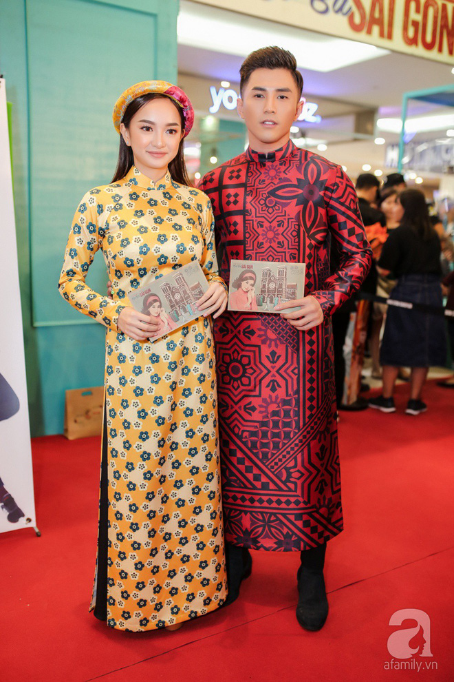 tang thanh ha xinh dep dien ao dai cung hoi ban than den ung ho van ngo